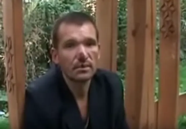Шаблон мема «Я что, похож на абонента?» без готовой подписи