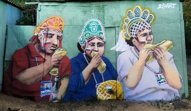 Шаблон мема «Болельщики в кокошниках»