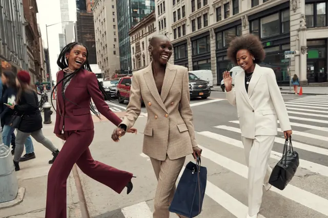 Шаблон мема «Buy Me Prada Balenciaga» без готовой подписи