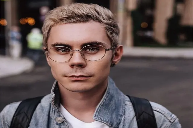 Smart man with glasses download wallpaper blank meme template