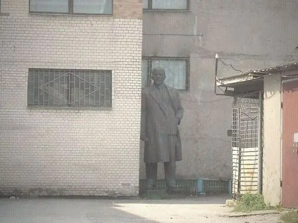Шаблон мема «Псс, парень!» без готовой подписи